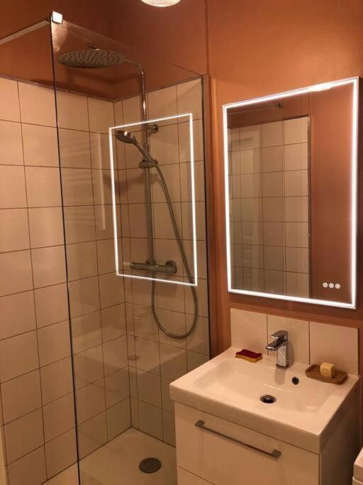 Appartement Vieux-Port/ 2 Min Du Metro Estrangin Marseilles Exterior foto